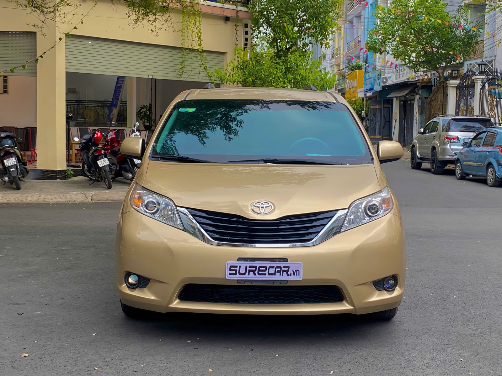 TOYOTA SIENNA 2.7LE - 1 CHỦ (ĐANG BÁN)